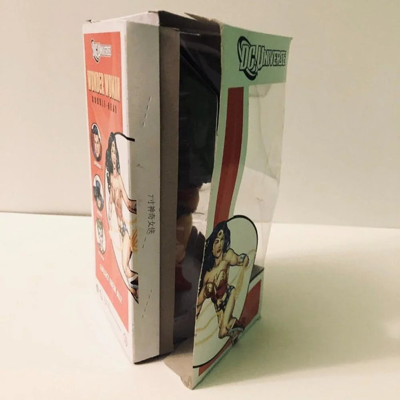 DC Universe Funko Wonder Women Wacky  Wobbler Bobble Head - Picture 3 of 16